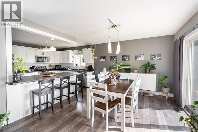 4069 Pine CRESCENT, Petrolia, photo 8