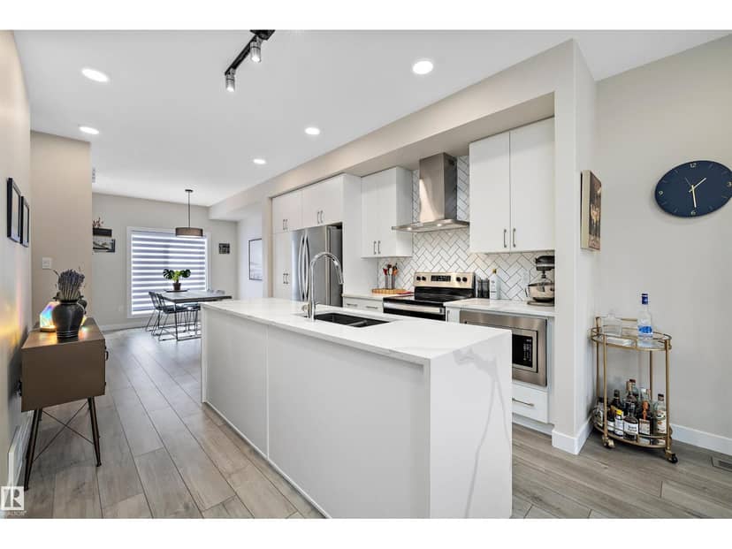 7817 Yorke Rd NW, Edmonton, photo 8
