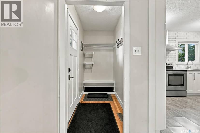 221 Elm STREET, Saskatoon, photo 3