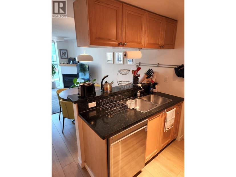 702 928 RICHARDS STREET, Vancouver, photo 6