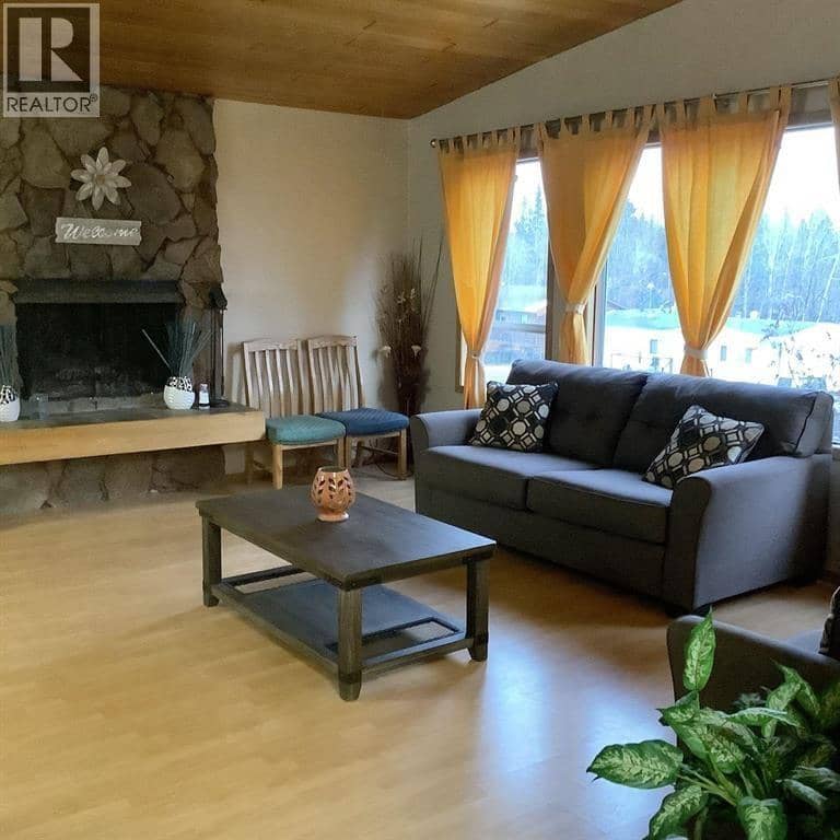 5731 GAIRDNER CRESCENT, Fort Nelson, photo 3