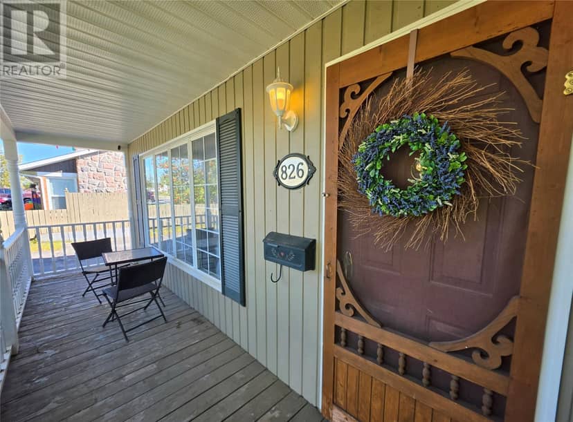 826 Retty Street, Labrador City, photo 3