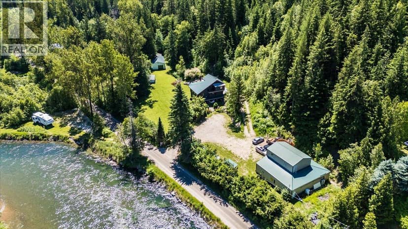 2809 Slocan Valley West Road, Slocan Park