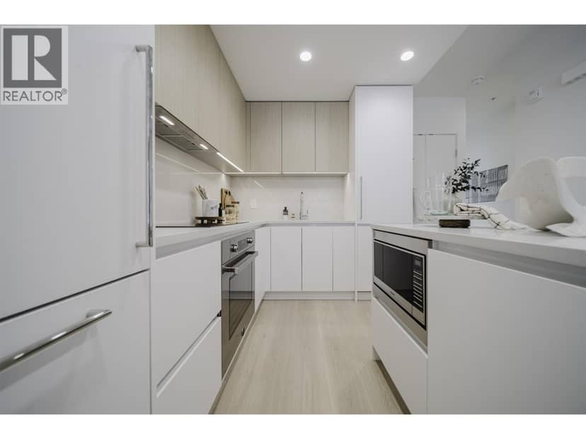 306 595 KEMSLEY AVENUE, Coquitlam, photo 6