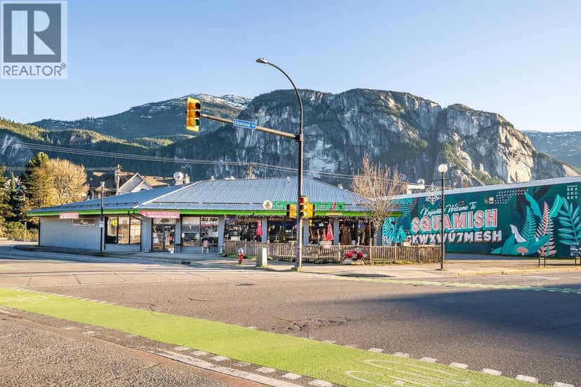38188 & 38192 CLEVELAND AVENUE, Squamish, photo 8
