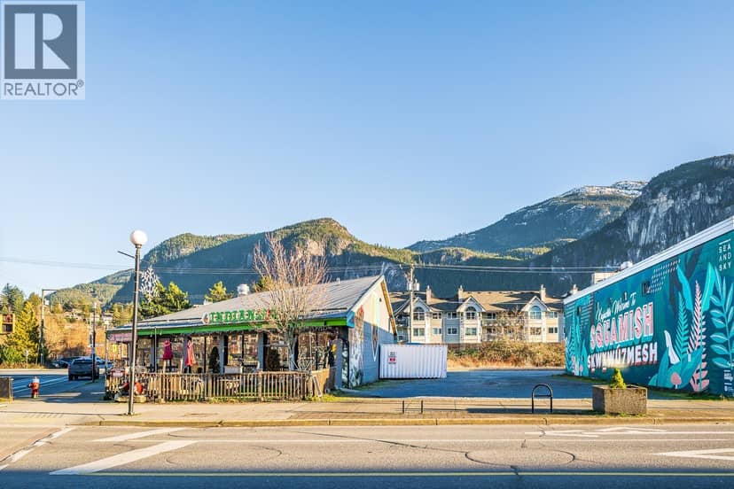 38188 & 38192 CLEVELAND AVENUE, Squamish, photo 2