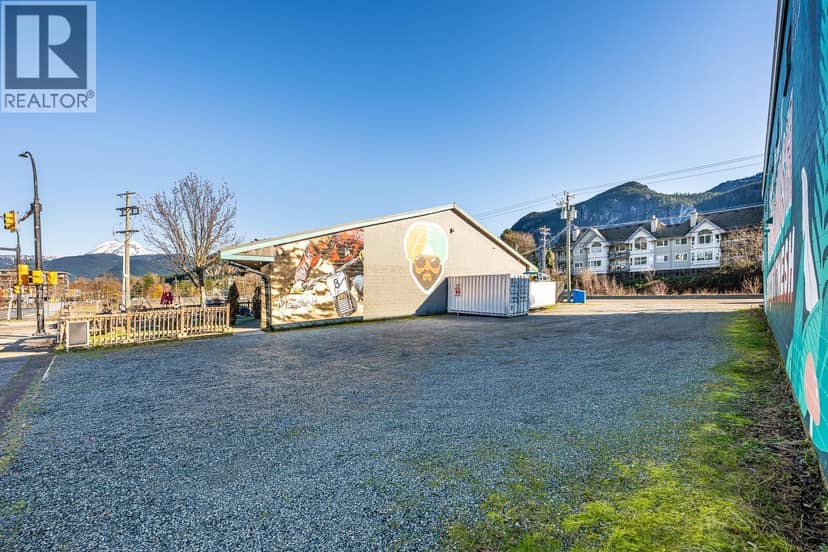 38188 & 38192 CLEVELAND AVENUE, Squamish, photo 4