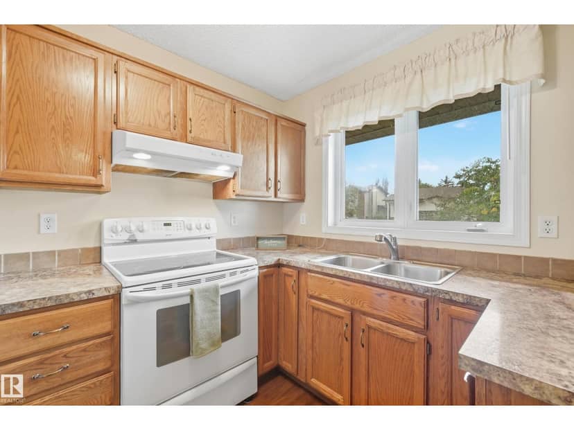10440 16 Avenue NW, Edmonton, photo 5