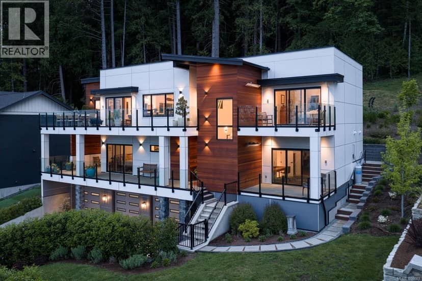 10900 Greenpark Dr, North Saanich