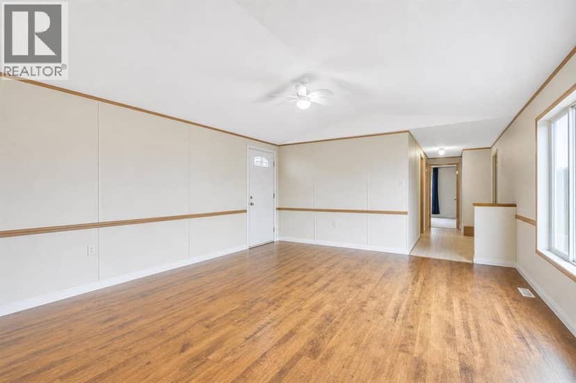 863 Brentwood Crescent, Strathmore, photo 4