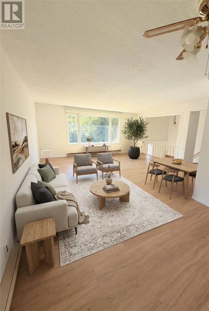 52 Young, Webbwood, photo 8