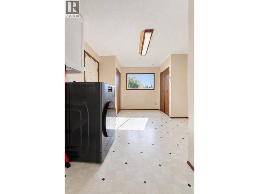 9 LILLOOET CRESCENT, Kitimat, photo 2