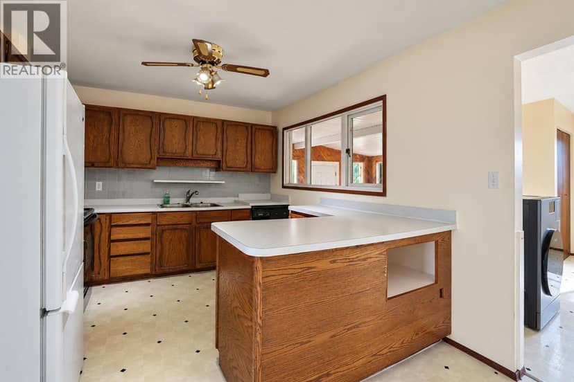 9 LILLOOET CRESCENT, Kitimat, photo 5