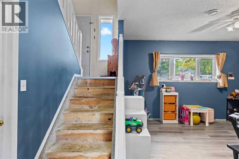 5205B 52 Avenue, Camrose, photo 3