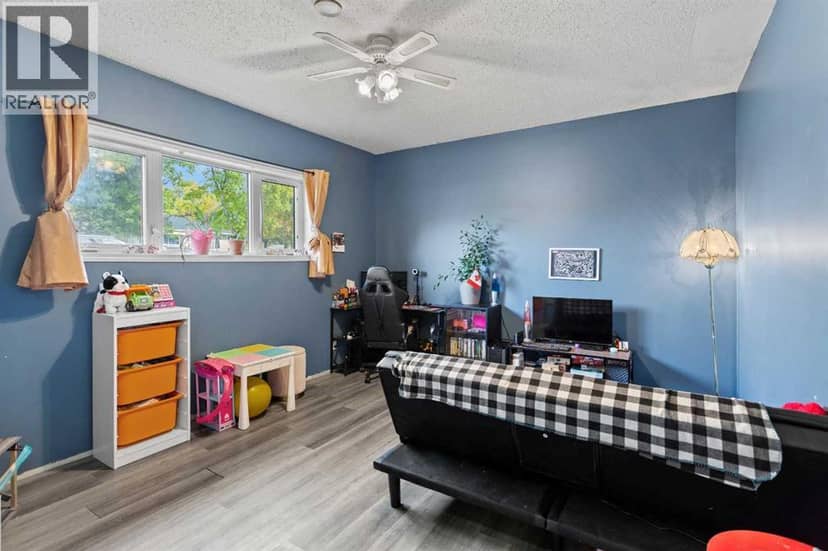 5205B 52 Avenue, Camrose, photo 4
