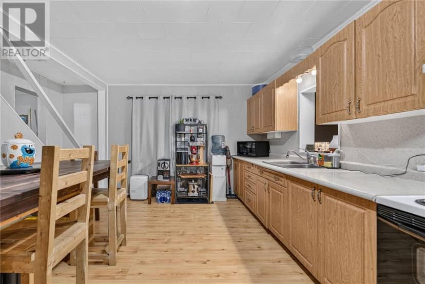 9859 Highway 64, Lavigne, photo 4