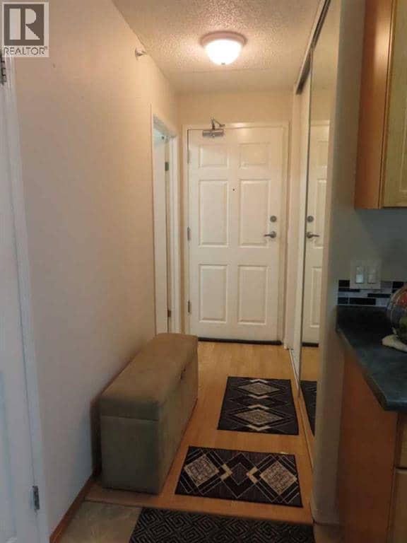 205, 777 48 Street, Edson, photo 2