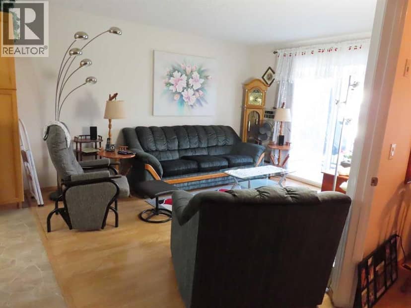205, 777 48 Street, Edson, photo 4