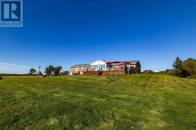 653 Ross Durkee Road, Sandford, photo 8