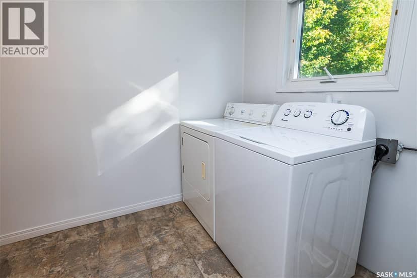 212 5th STREET E, Wynyard, photo 8
