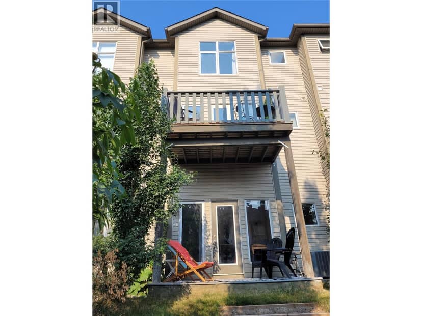 619 10th Avenue, Invermere