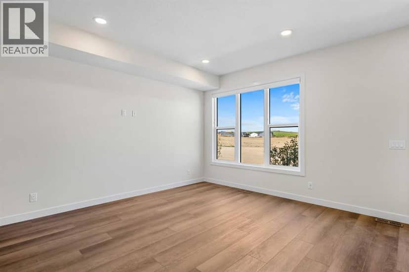 2057 Vantage Way SW, Airdrie, photo 3
