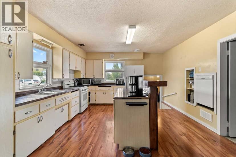 439 Aberdeen Avenue, Carbon, photo 6