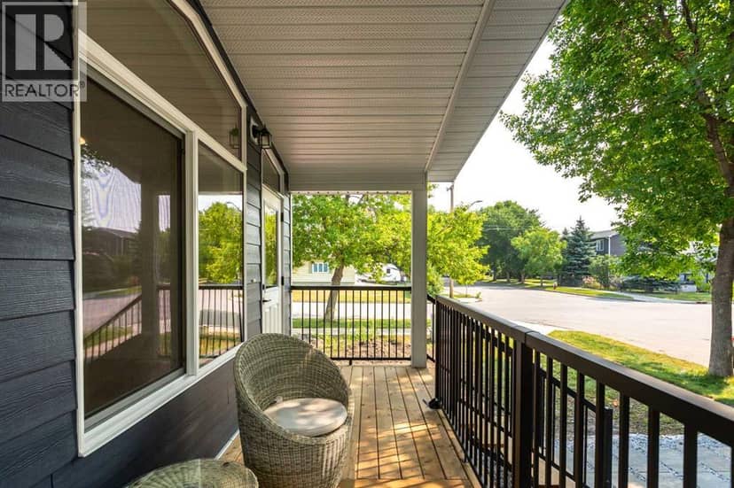 38 4 Avenue SE, High River, photo 3