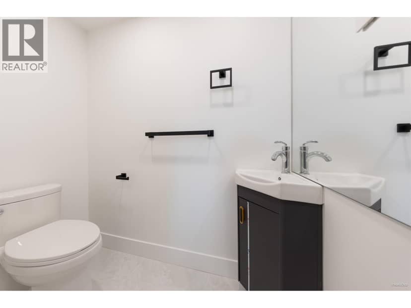 1 5385 EARLES STREET, Vancouver, photo 4