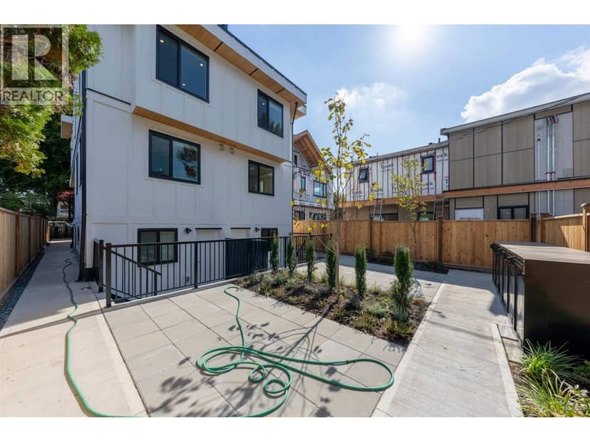 1 5385 EARLES STREET, Vancouver, photo 3