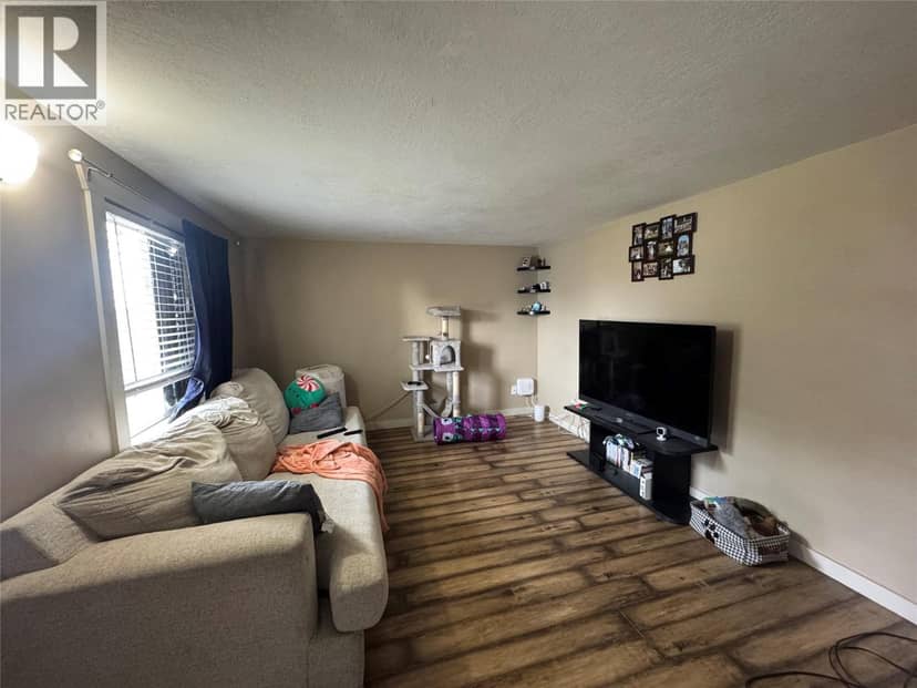 872 107 Avenue, Dawson Creek, photo 2