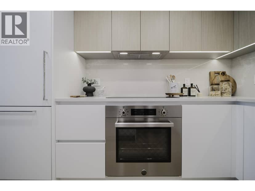 306 595 KEMSLEY AVENUE, Coquitlam, photo 3