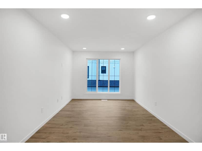 #5 29 Airport RD NW, Edmonton, photo 6