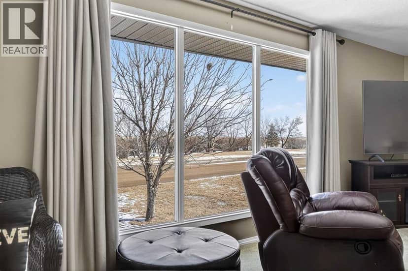 119 3 Avenue W, Hussar, photo 6