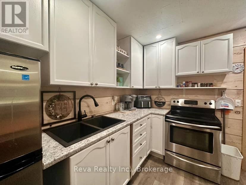 219 Elgin Road, Hastings Highlands, photo 5