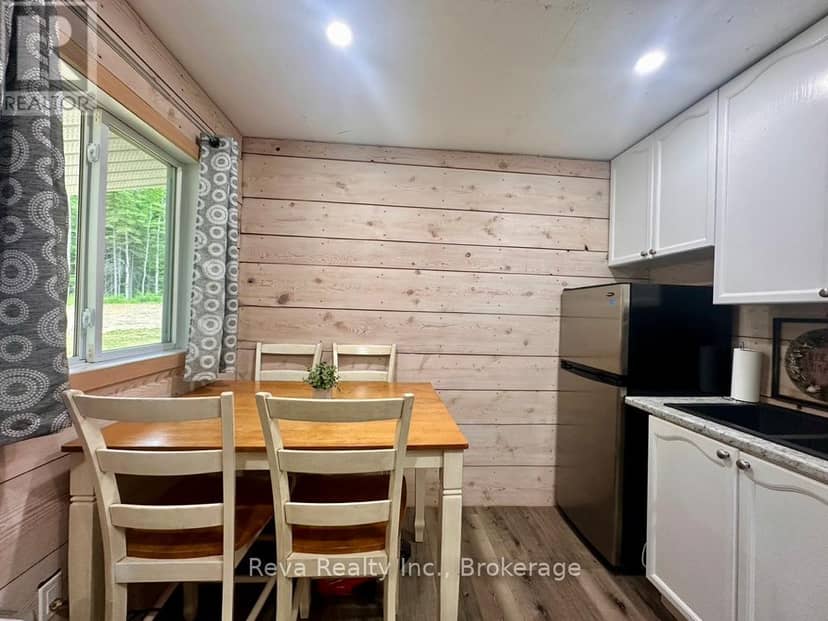 219 Elgin Road, Hastings Highlands, photo 6