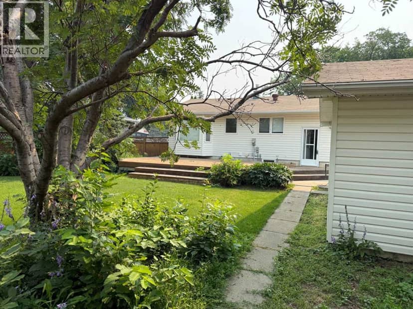 443 3 Street E, Brooks, photo 8