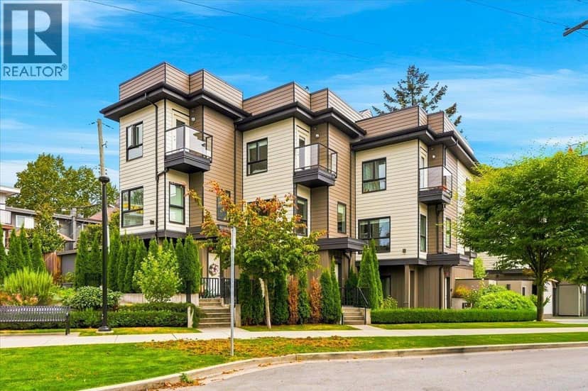 226 E 8TH STREET, North Vancouver