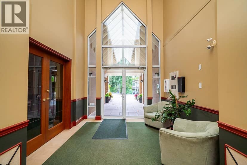 207 678 W QUEENS ROAD, North Vancouver, photo 2