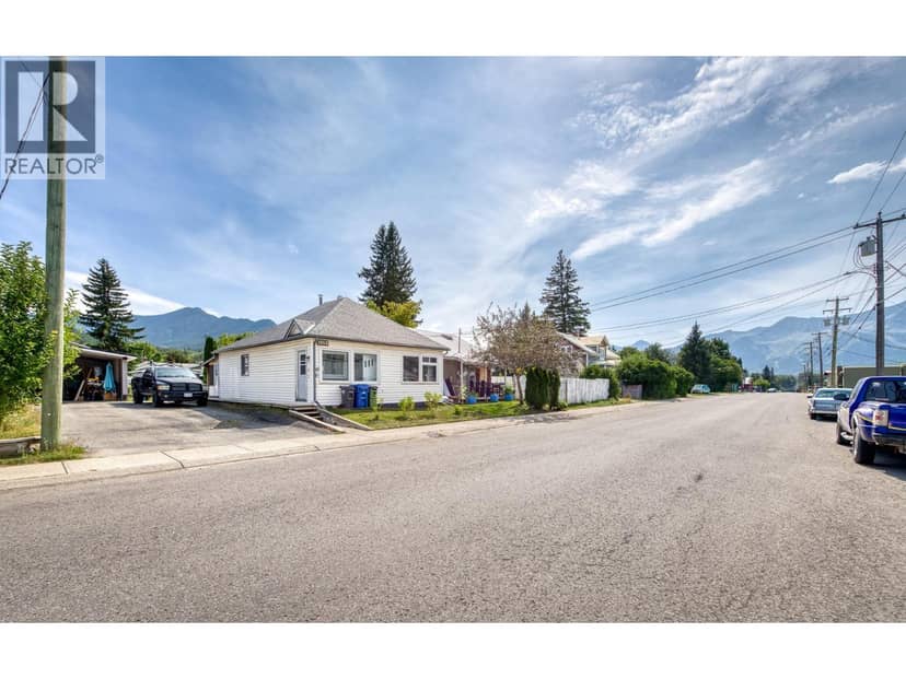 1052 6TH Avenue, Fernie, photo 3