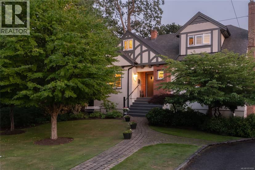 2125 Central Ave, Oak Bay