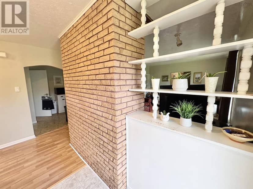 4328 East River East Side Road, Plymouth, photo 6