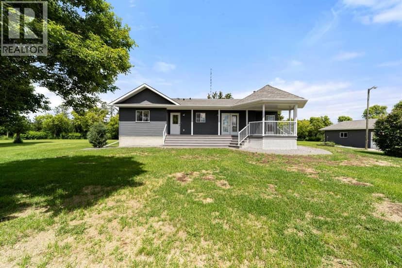 42315 RR153, Rural Flagstaff County