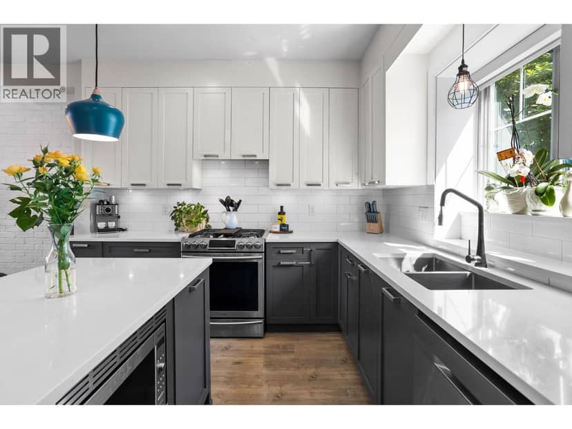 4 188 WOOD STREET, New Westminster