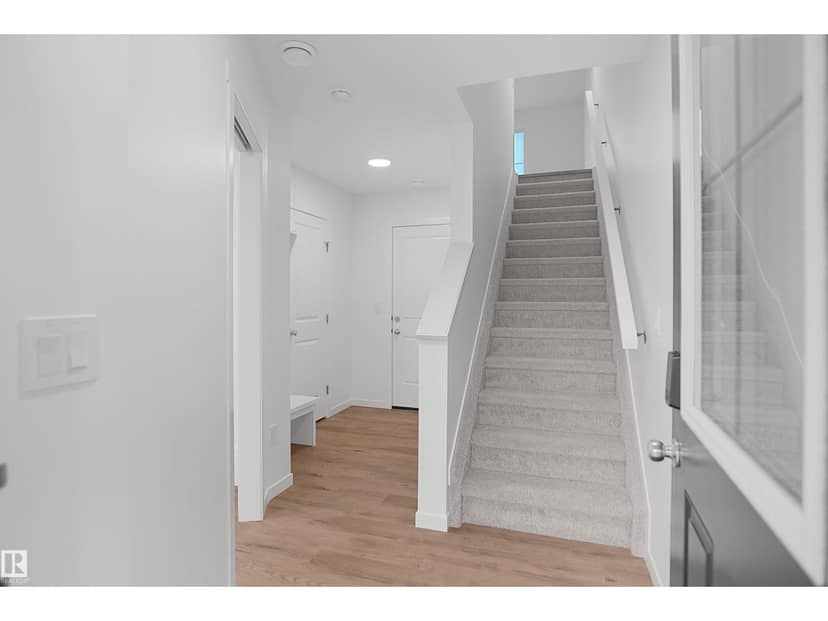 #3 29 Airport RD NW, Edmonton, photo 3