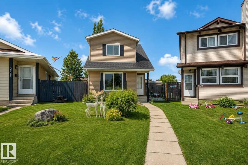 8326 157 AV NW, Edmonton