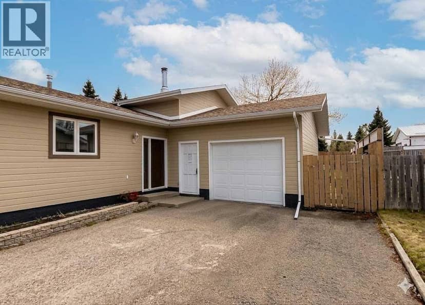 5333 57 Avenue, Rocky Mountain House, photo 2