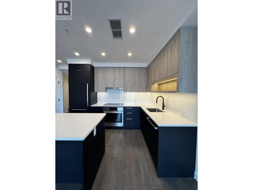 211 8398 OAK STREET, Vancouver, photo 2
