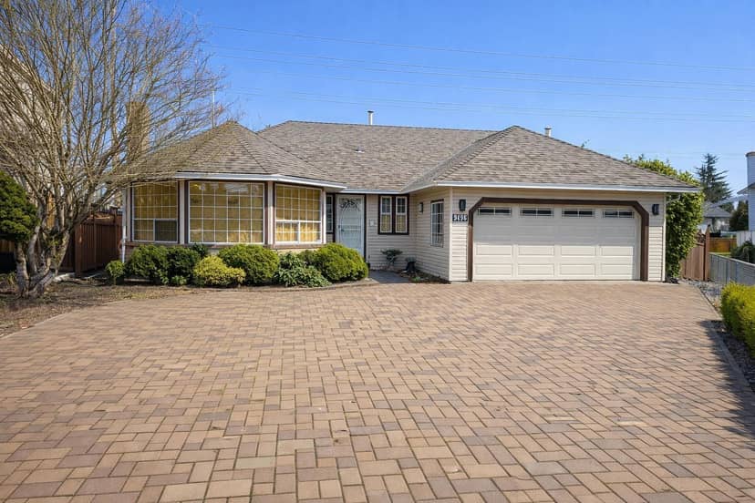 9496 160A AVENUE, Surrey, photo 2