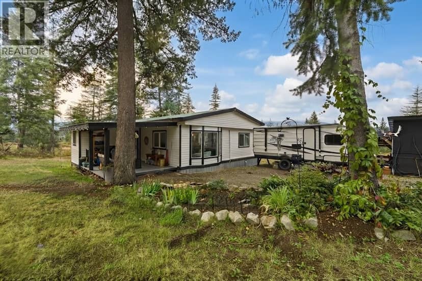 2433 Sherry Road, White Lake